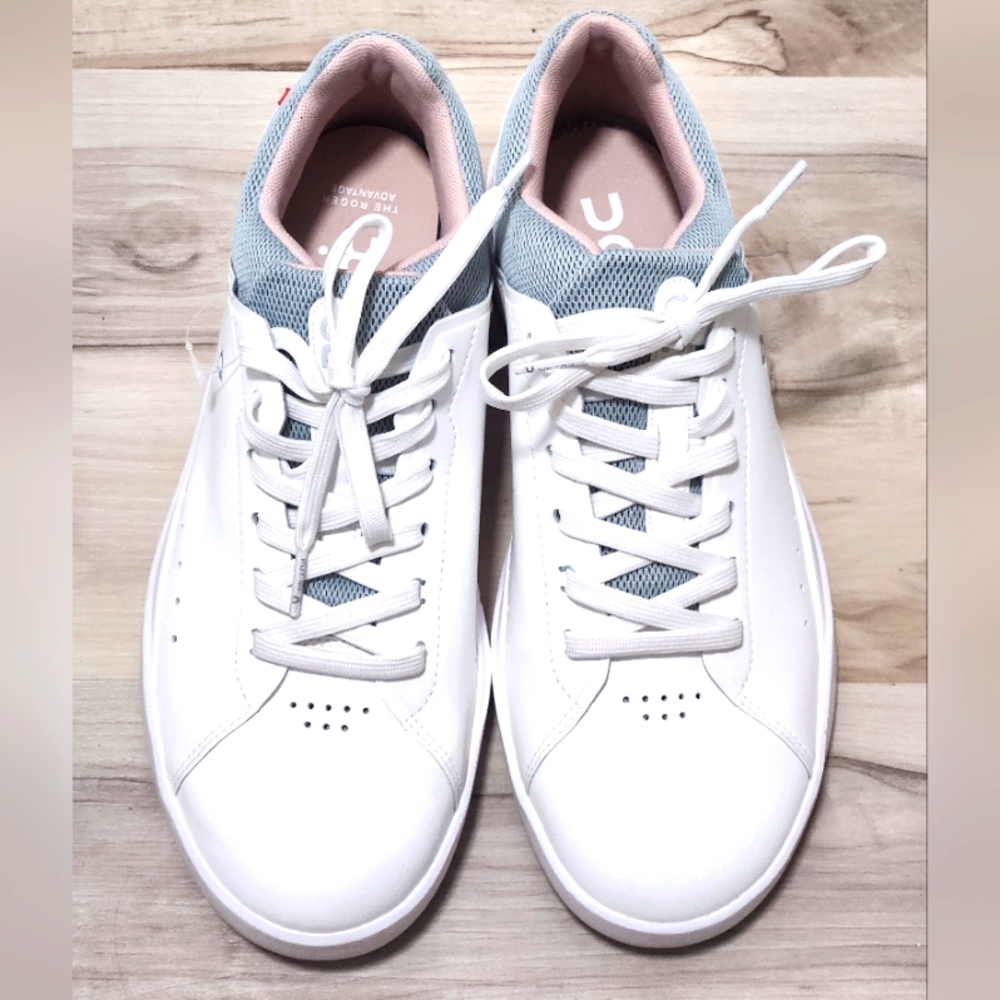 NWT On Cloud (OC) Roger's sneakers